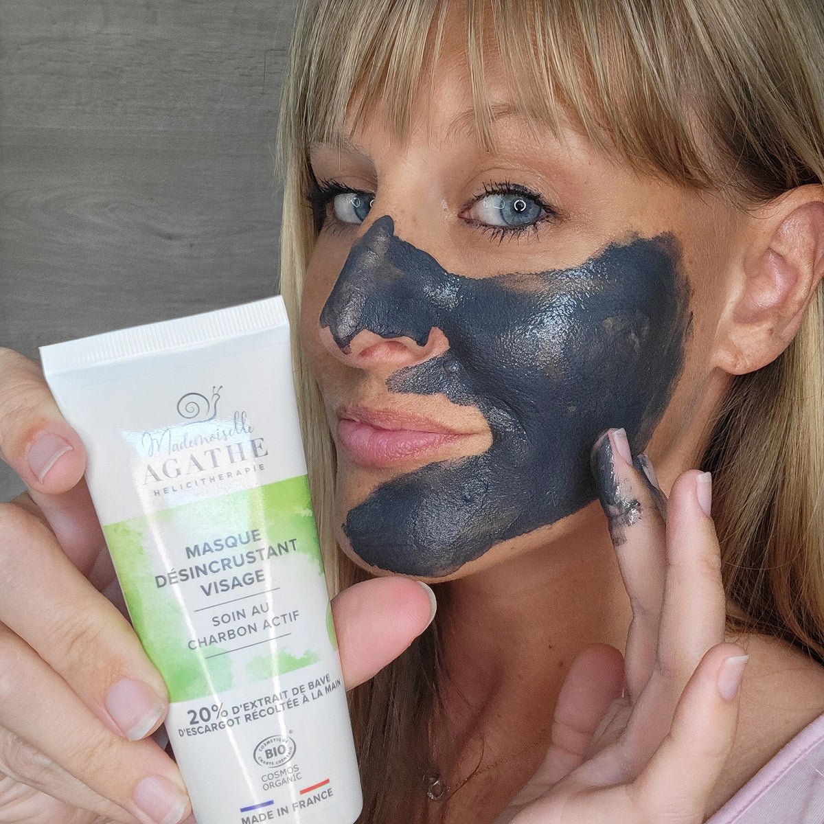 MASQUE AU CHARBON ACTIF Certifié Bio - Désincrustant & Purifiant